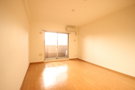 居室・リビング　※別部屋の写真です