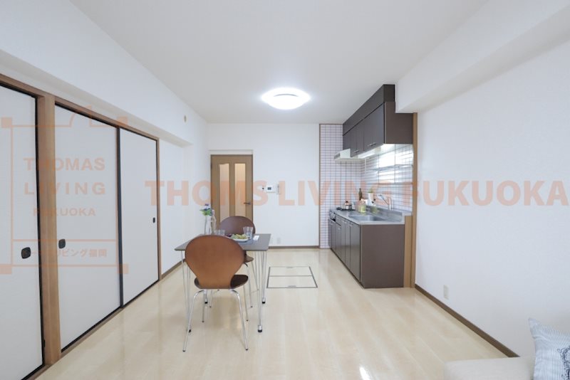 居室・リビング　リビング　※別号室参考写真