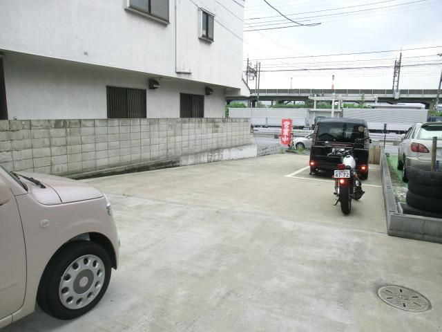 駐車場　敷地内駐車場