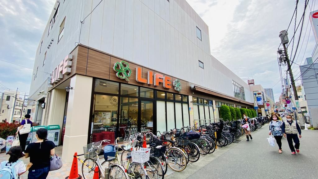 スーパー　駅前の大型スーパー「ライフ」まで徒歩17分（スーパー）まで1400m