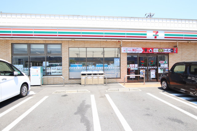 コンビニ　セブンイレブン亀井野４丁目（コンビニ）まで650m