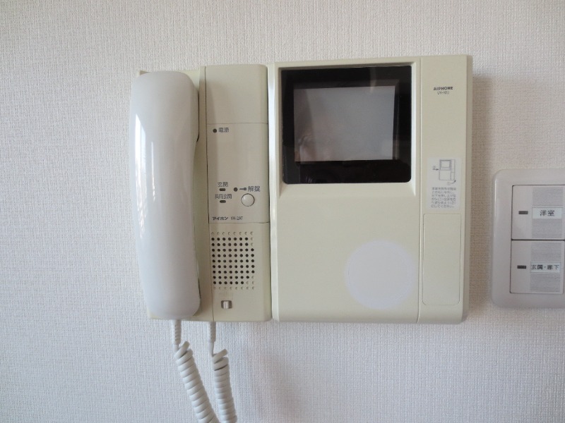 セキュリティ　モニター付きインターホン