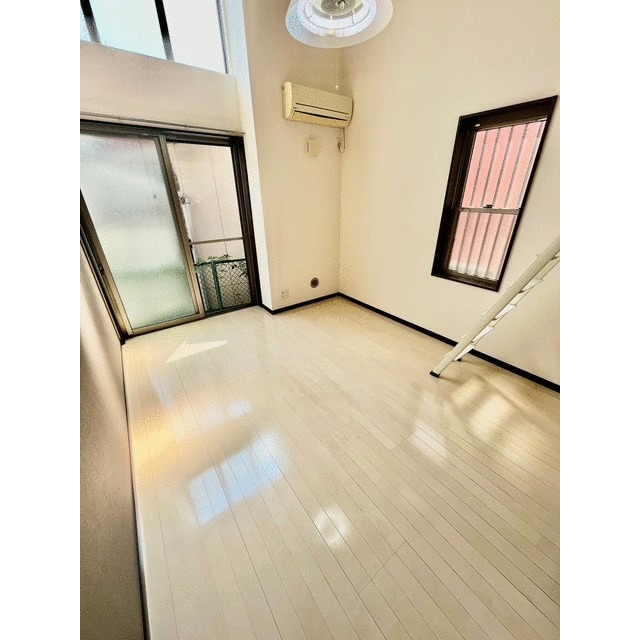 居室・リビング　別部屋参考写真です