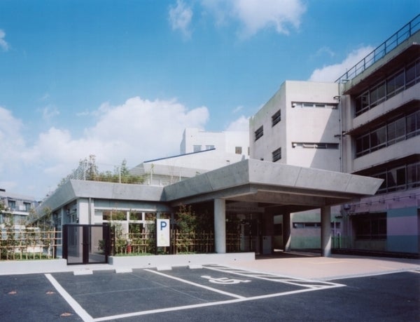 中学校　世田谷区立梅丘中学校（中学校）まで1134m