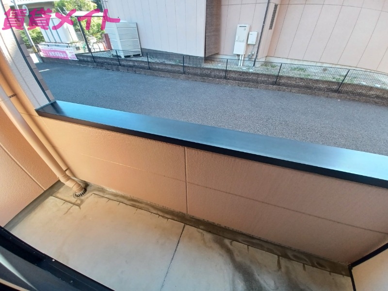 バルコニー　同物件別室画像