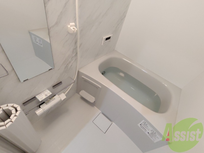 バス・シャワールーム　浴室は綺麗で追い焚きも付いて気持ちよくお過ごしいただけます。