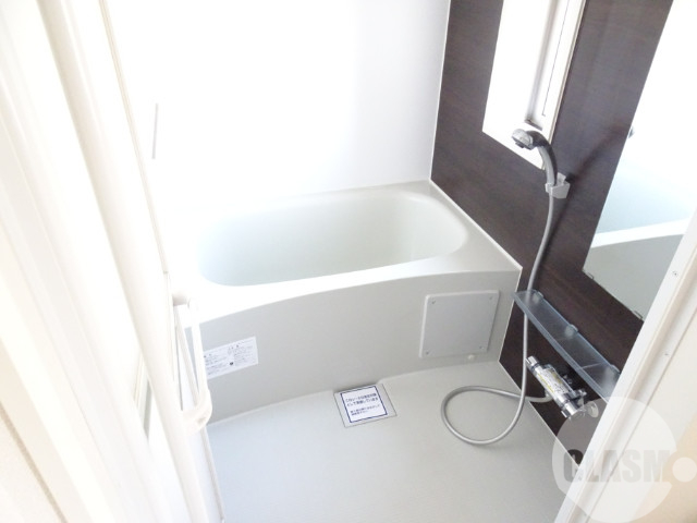 バス・シャワールーム　きれいにリフォームされています♪