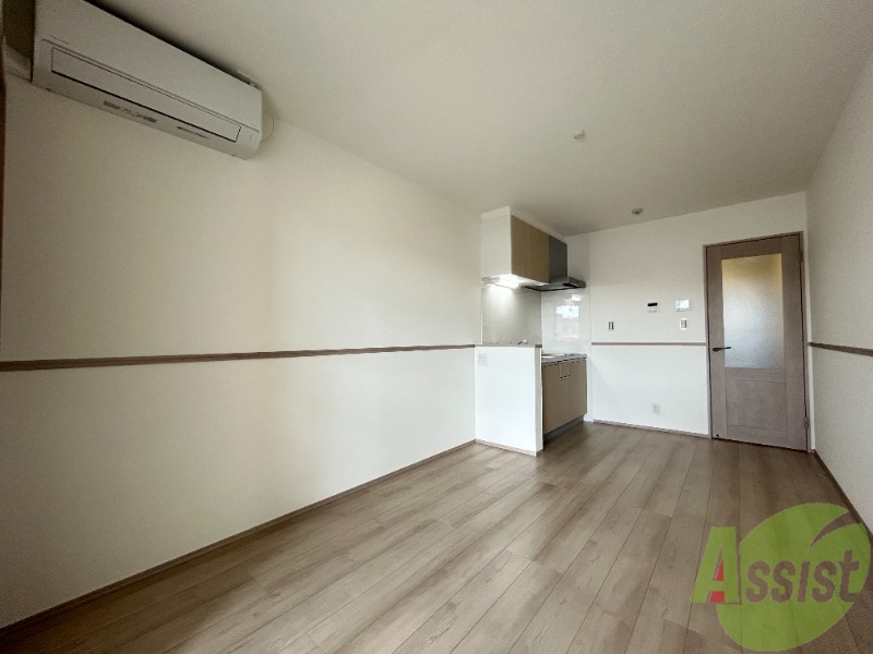 居室・リビング　８．２帖のＬＤＫです。広々としてきれいですね。