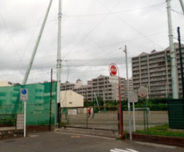 中学校　横浜市立大鳥中学校（中学校）まで1301m