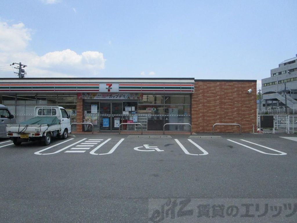 コンビニ　セブンイレブン茨木豊川5丁目店（コンビニ）まで680m