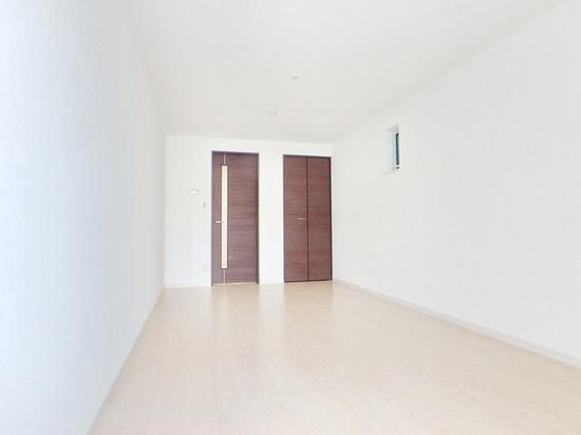 居室・リビング　★洋室8.3帖★