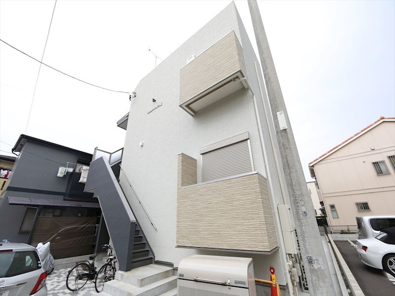 建物外観　外観　デザイナーズ　集合ポスト有り　光インターネット無料