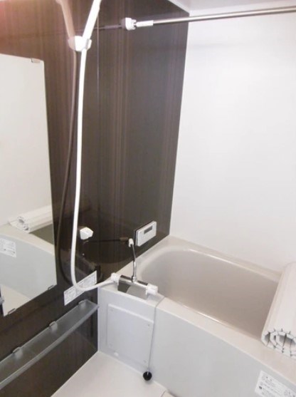 バス・シャワールーム　追い焚き完備☆