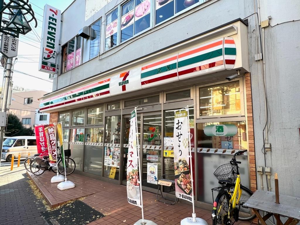 コンビニ　セブンイレブン みのり台駅前店（コンビニ）まで58m