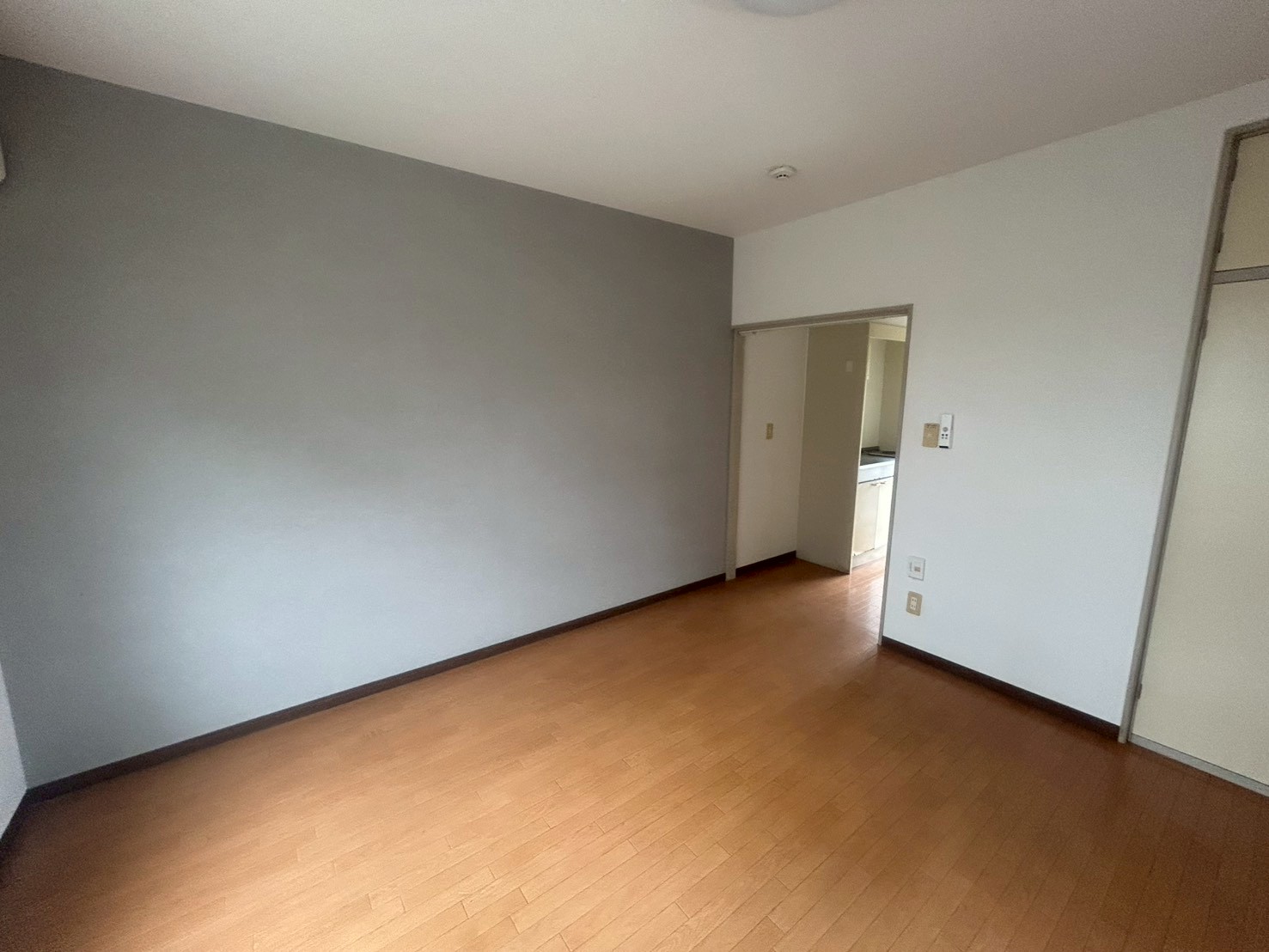 居室・リビング　8帖の広々スペース(＾◇＾)♪