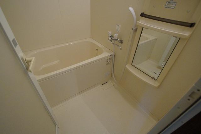 バス・シャワールーム　お風呂で日々の疲れを落としましょう