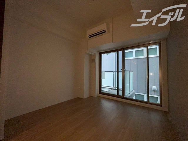 居室・リビング　洋室別角度です