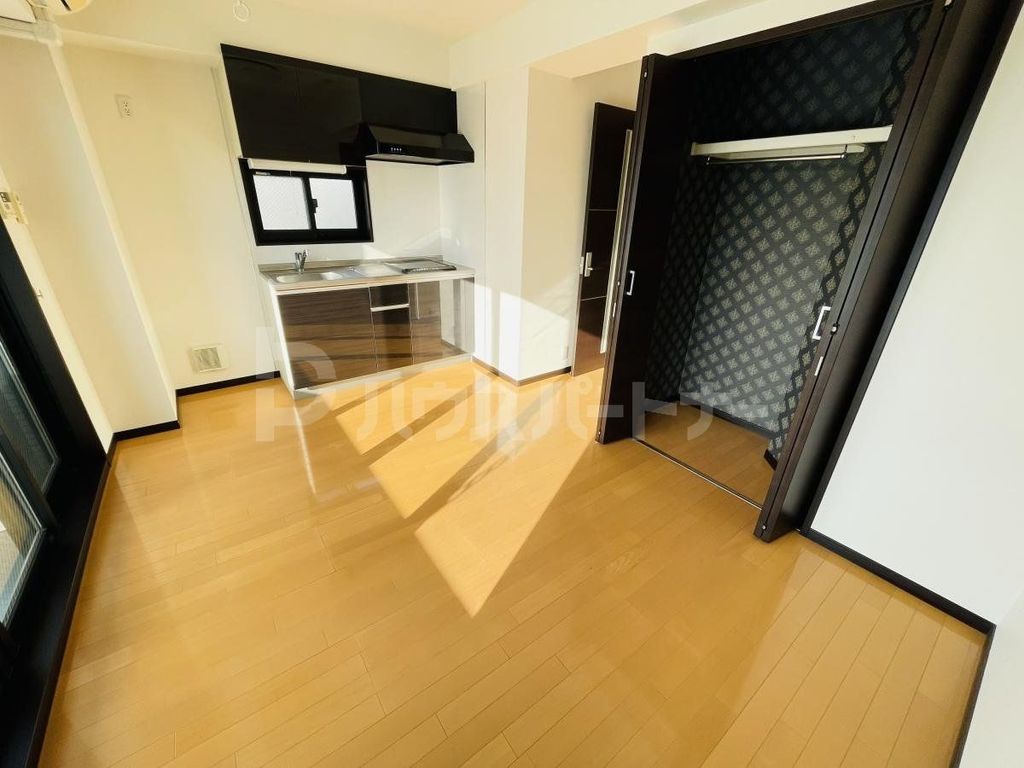 居室・リビング　玄関