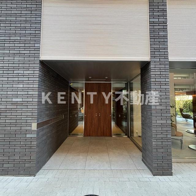 エントランス　ゆとりのあるエントランスです