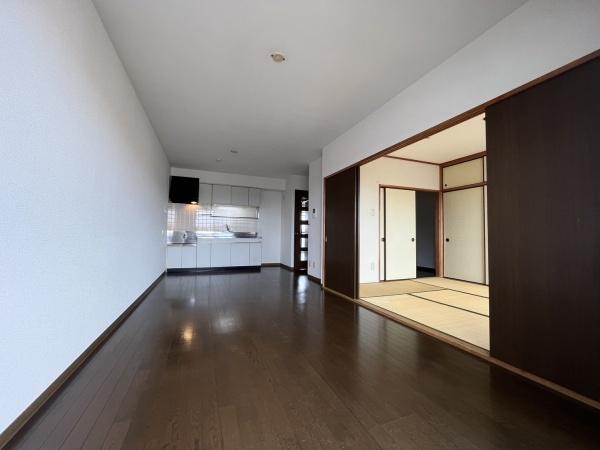 居室・リビング　明るいリビングダイニング！