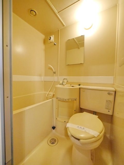 バス・シャワールーム　※別部屋参考写真です