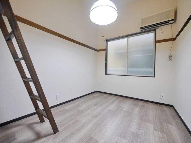 居室・リビング　※別部屋参考写真です