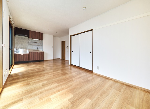 居室・リビング　明るい南面12帖ワイドリビング