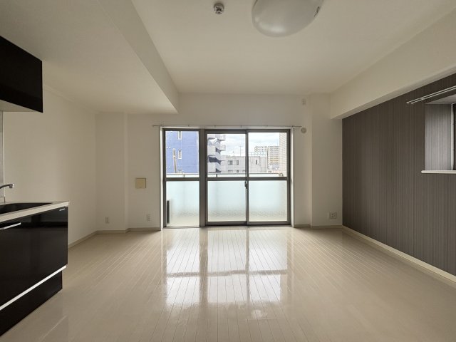 居室・リビング　別号室参考写真です。