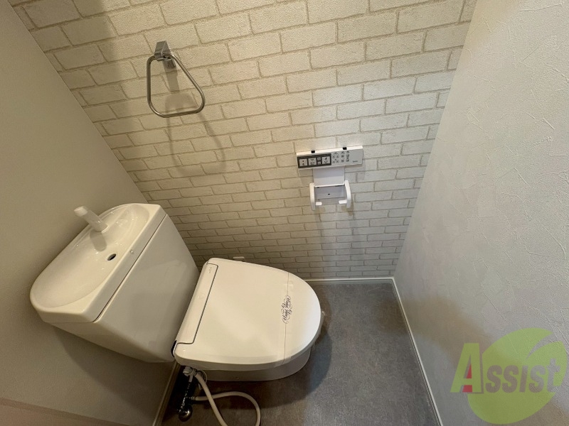 トイレ　トイレにウォシュレットが付いてるのは嬉しいですね。