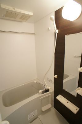 バス・シャワールーム　別部屋参照写真