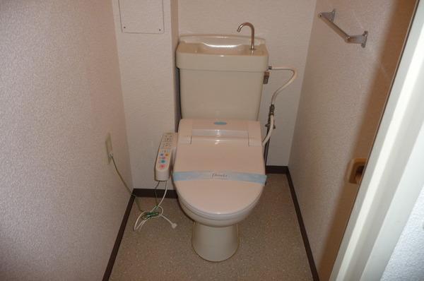 グリーンヒル小金台マンションのトイレ写真