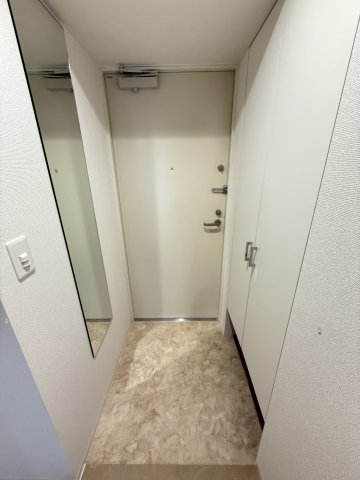 セレニテ谷町四丁目アリエの玄関写真