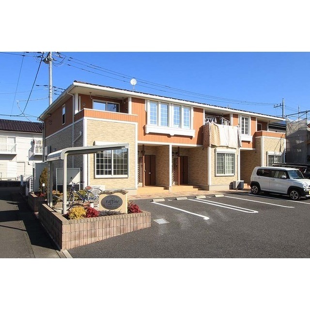 建物外観　オレンジが特徴なお洒落な外観