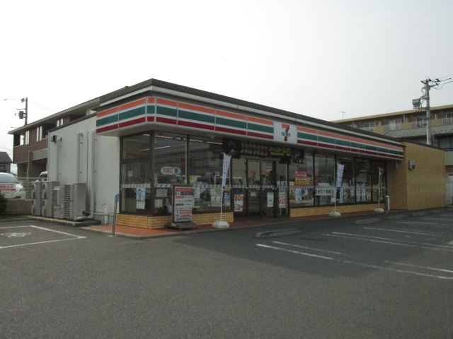 コンビニ　セブンイレブン（コンビニ）まで380m