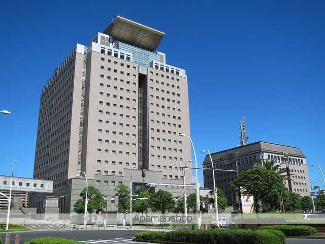 役所　鹿児島県庁（役所）まで487m