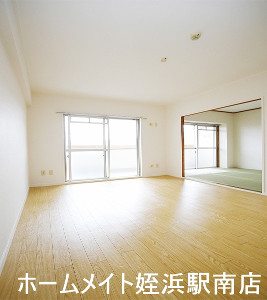 その他部屋・スペース　★明るいリビングですよ♪★※別部屋参考写真