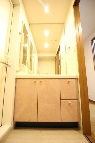 洗面設備　別タイプ参考写真　本駒込Kマンション　文京区本駒込4