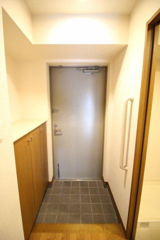 玄関　別タイプ参考写真　本駒込Kマンション　文京区本駒込4