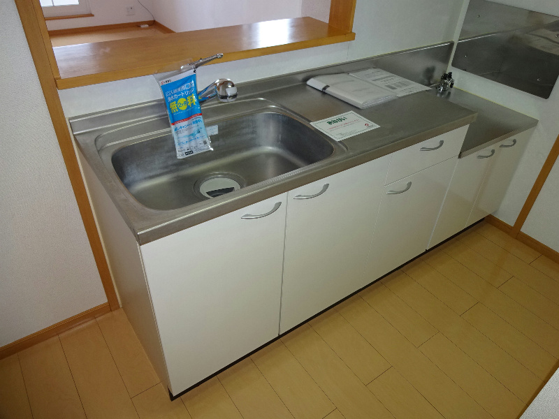 キッチン　画像は201号室です（参考）