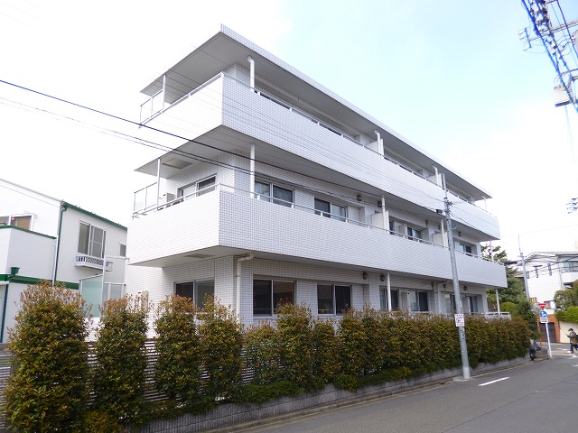 コリーヌ平町四番館の外観写真