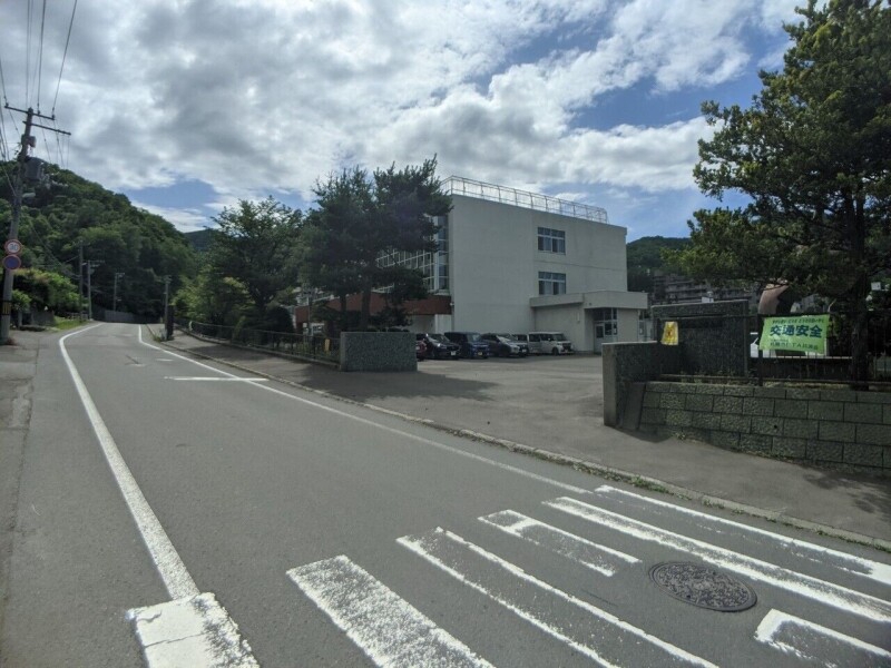 中学校　札幌市立宮の森中学校（中学校）まで1551m