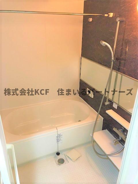 バス・シャワールーム　落ち着いた空間のお風呂です