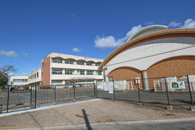 小学校　岡山市立江西小学校（小学校）まで1555m