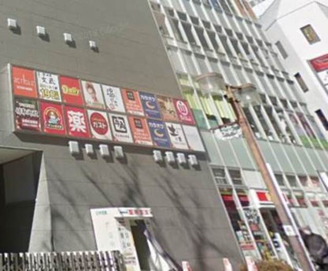 コンビニ　デイリーヤマザキ　アクティオーレ市川店（コンビニ）まで312m