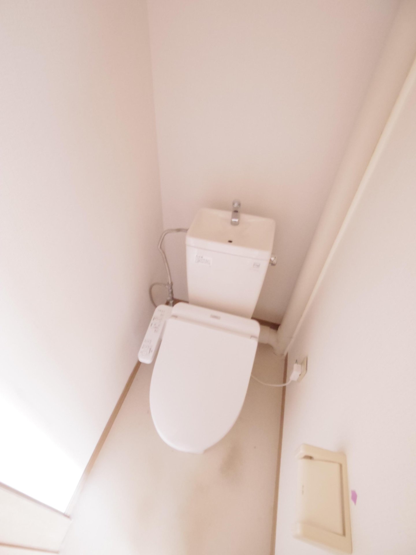 トイレ　※他号室写真です