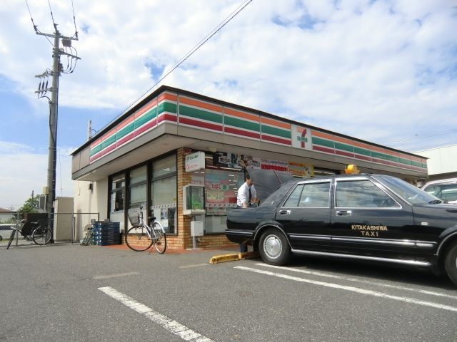 コンビニ　セブンイレブン（コンビニ）まで650m
