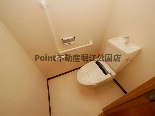 地下鉄御堂筋線 中津駅 徒歩11分 7階建 築22年のトイレ写真