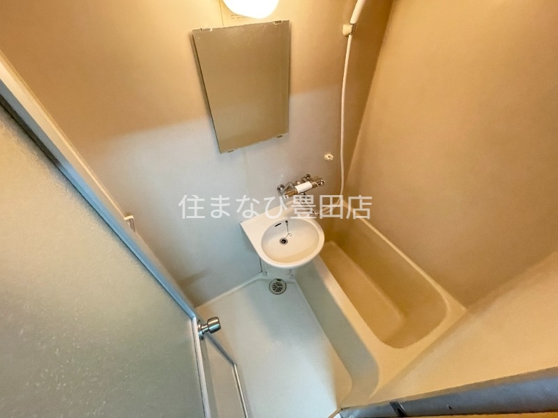 バス・シャワールーム　別室同型写真