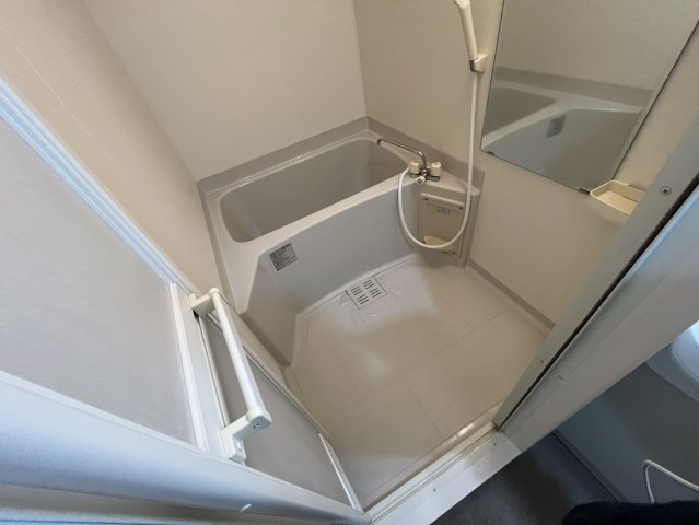 バス・シャワールーム　同物件別部屋写真