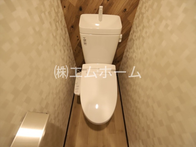 トイレ　シャワートイレ（温水洗浄暖房便座）